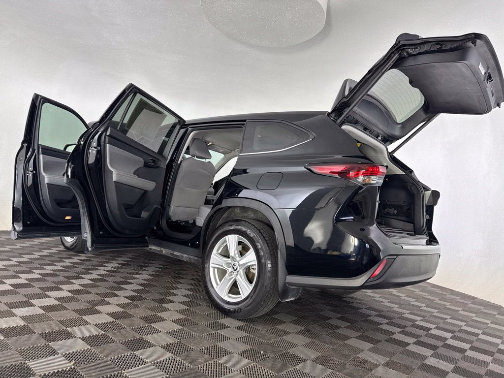 2024 Toyota Highlander LE