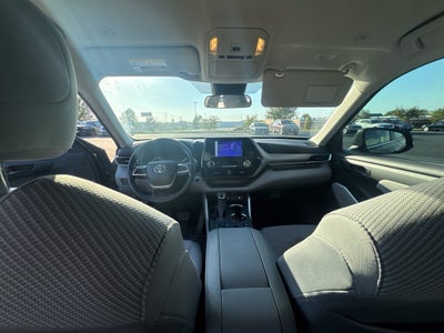 2024 Toyota Highlander LE