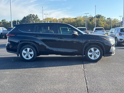 2024 Toyota Highlander LE