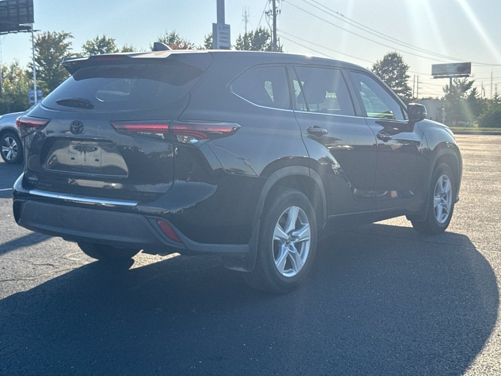 2024 Toyota Highlander LE