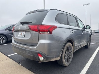 2020 Mitsubishi Outlander Base