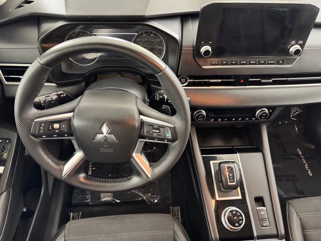 2023 Mitsubishi Outlander SE