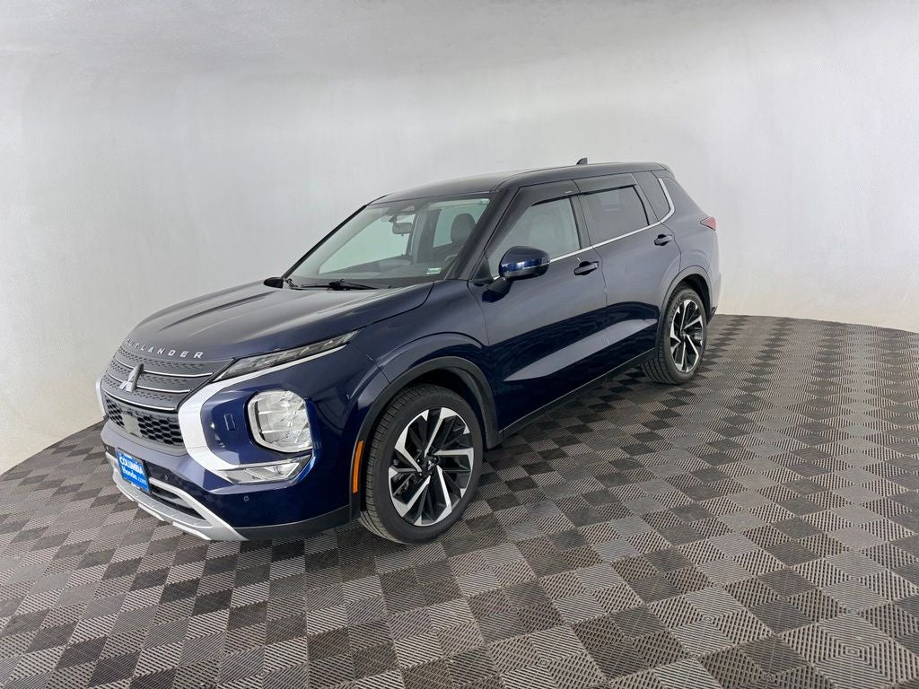2023 Mitsubishi Outlander SE