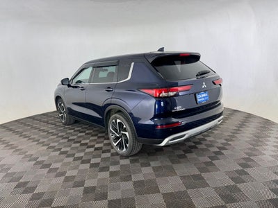 2023 Mitsubishi Outlander SE
