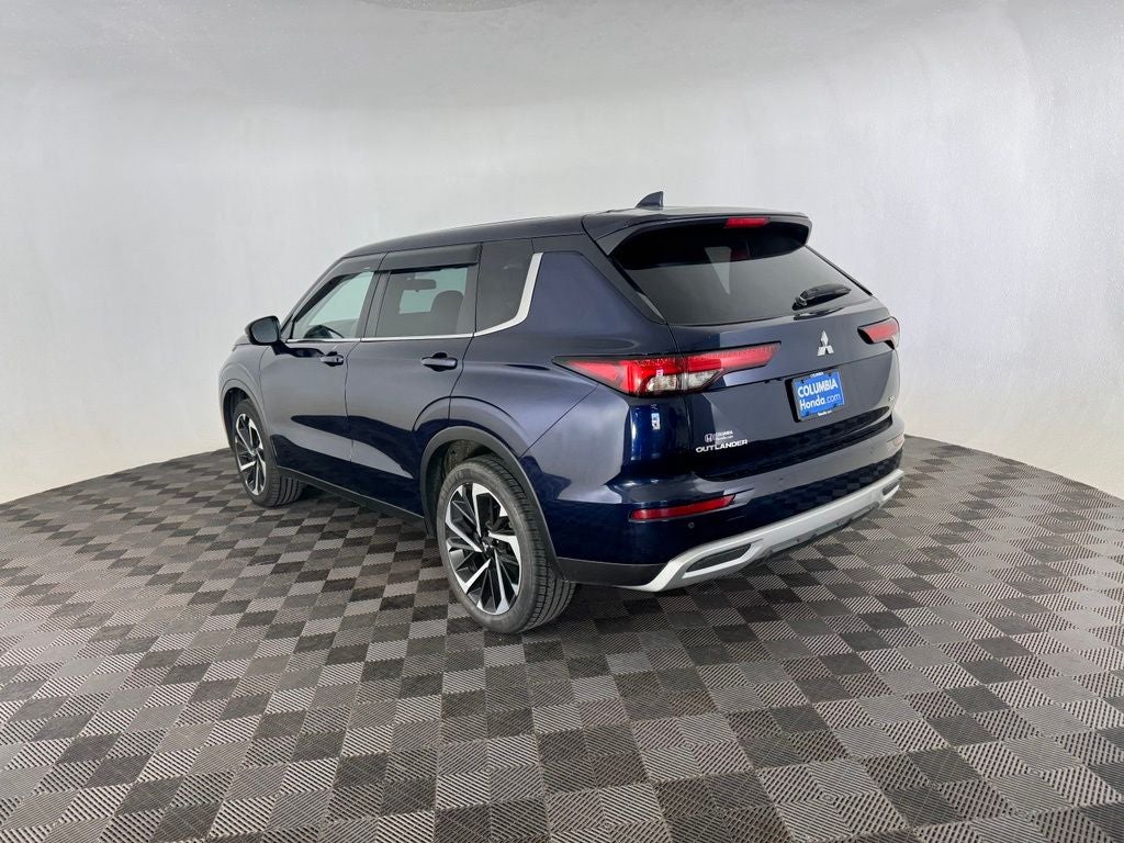 2023 Mitsubishi Outlander SE