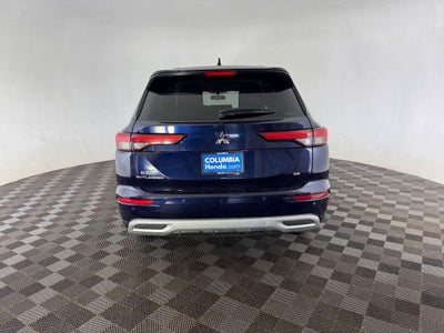 2023 Mitsubishi Outlander SE