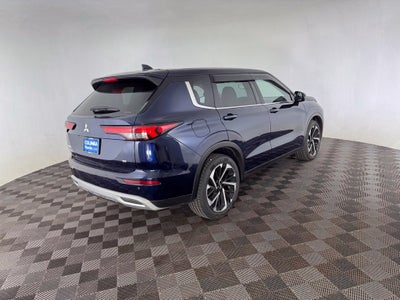 2023 Mitsubishi Outlander SE