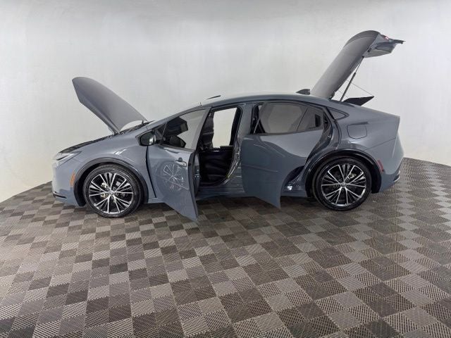 2025 Toyota Prius XLE