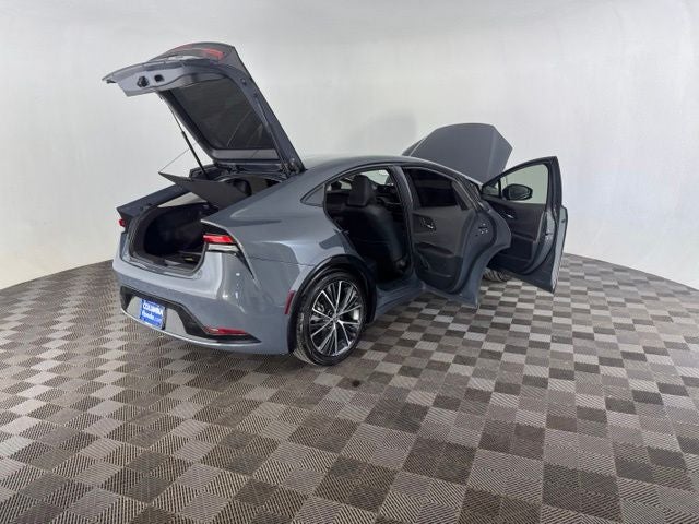 2025 Toyota Prius XLE