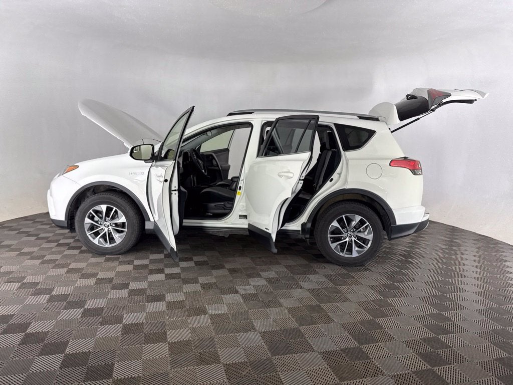 2018 Toyota RAV4 Hybrid LE