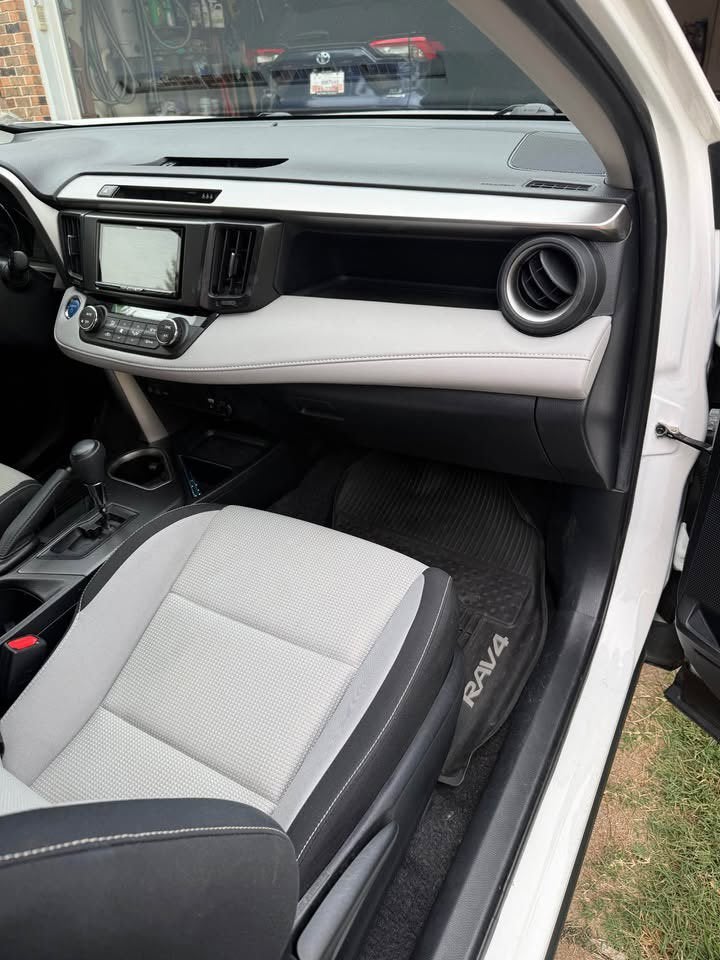 2018 Toyota RAV4 Hybrid LE