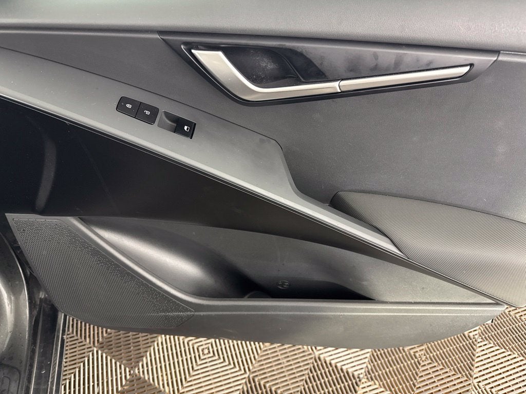 2025 Kia Niro LX