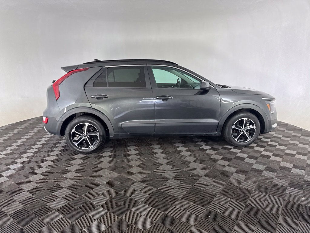 2025 Kia Niro LX