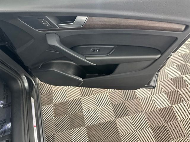2023 Audi Q5 45 S line Premium quattro
