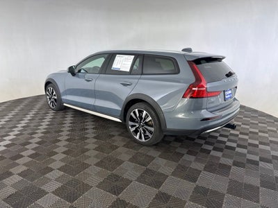 2023 Volvo V60 Cross Country Ultimate
