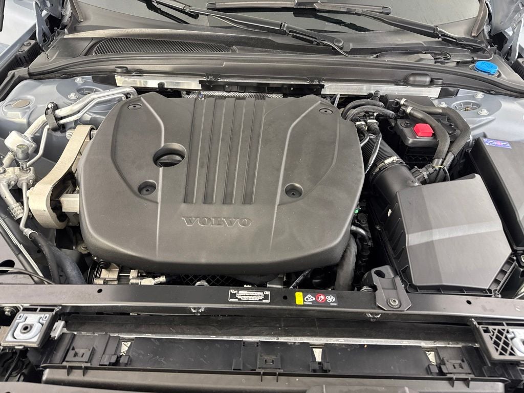 2023 Volvo V60 Cross Country Ultimate