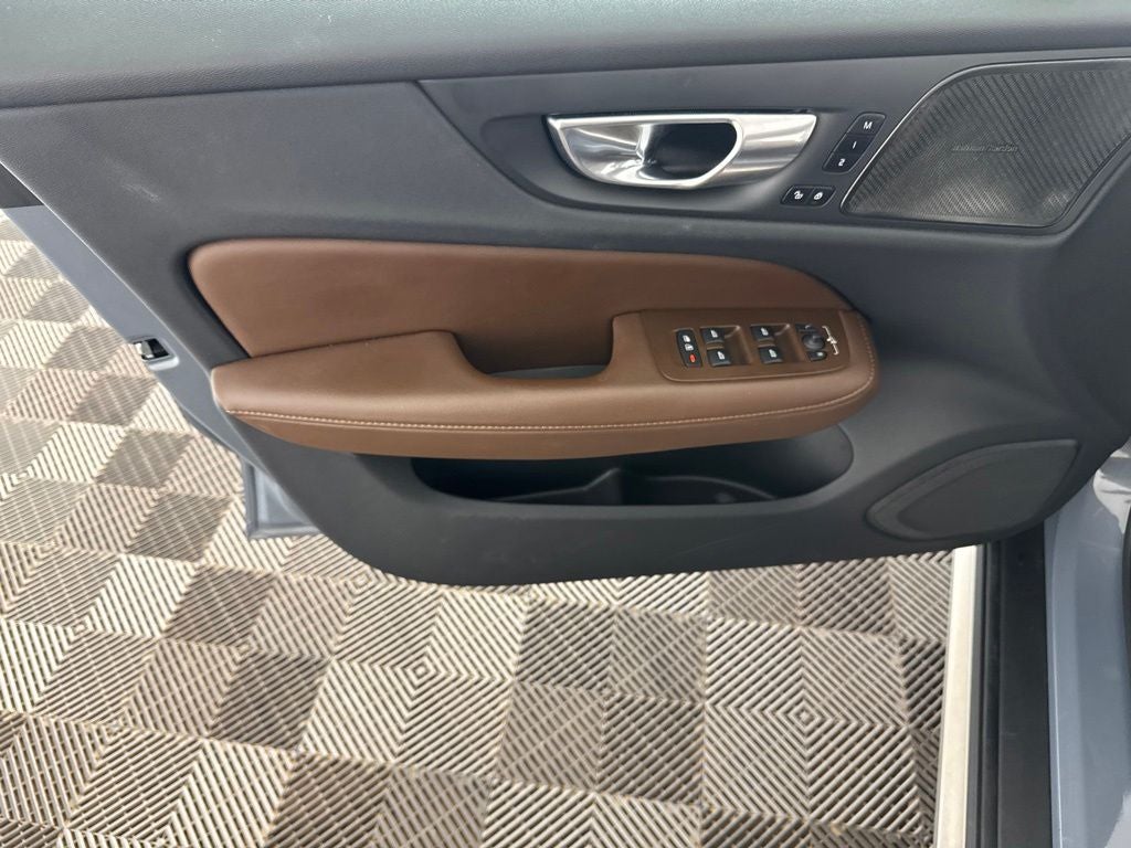 2023 Volvo V60 Cross Country Ultimate
