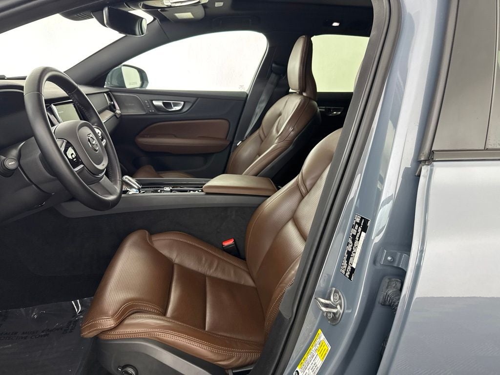 2023 Volvo V60 Cross Country Ultimate