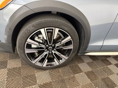 2023 Volvo V60 Cross Country Ultimate