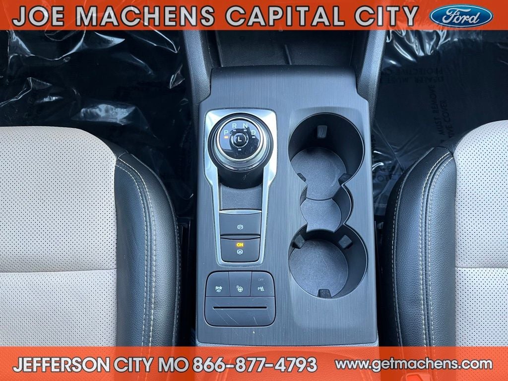 2022 Ford Escape Hybrid Titanium