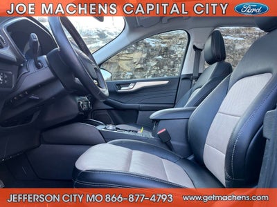 2022 Ford Escape Hybrid Titanium