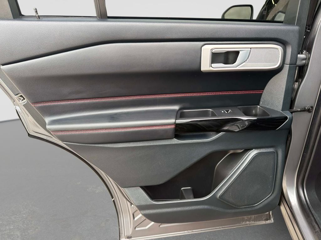 2024 Ford Explorer ST-Line