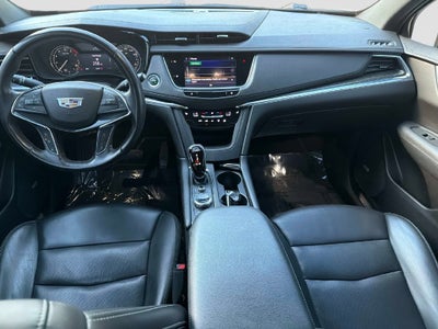 2022 Cadillac XT5 Premium Luxury
