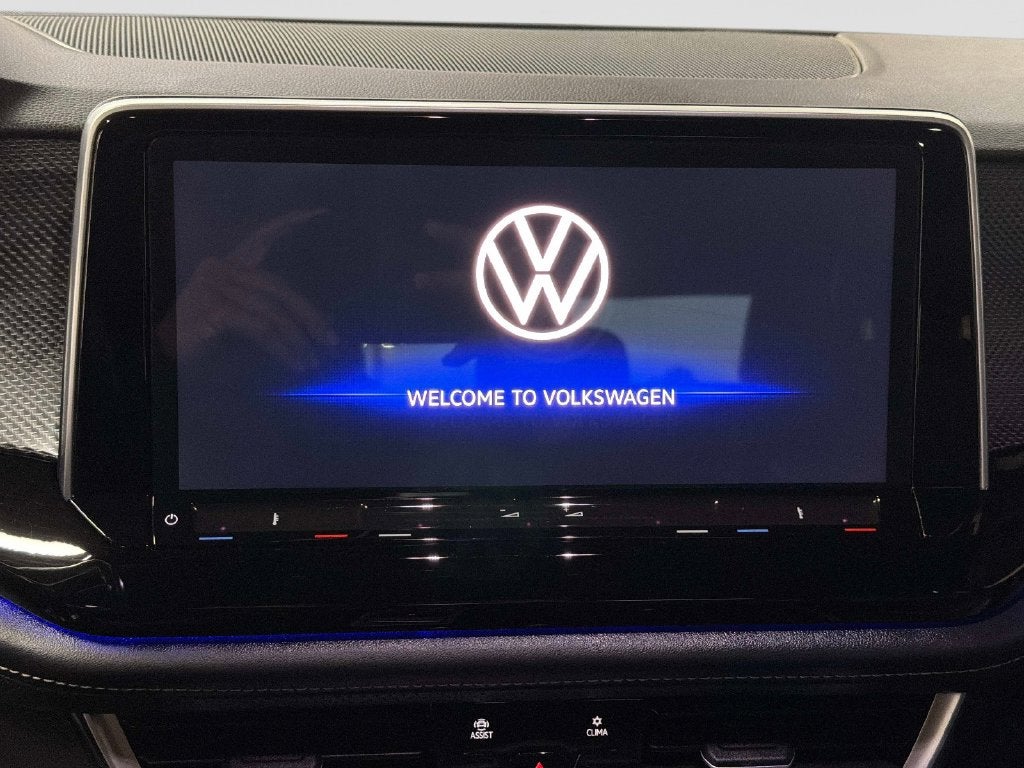 2024 Volkswagen Atlas Cross Sport 2.0T SEL R-Line
