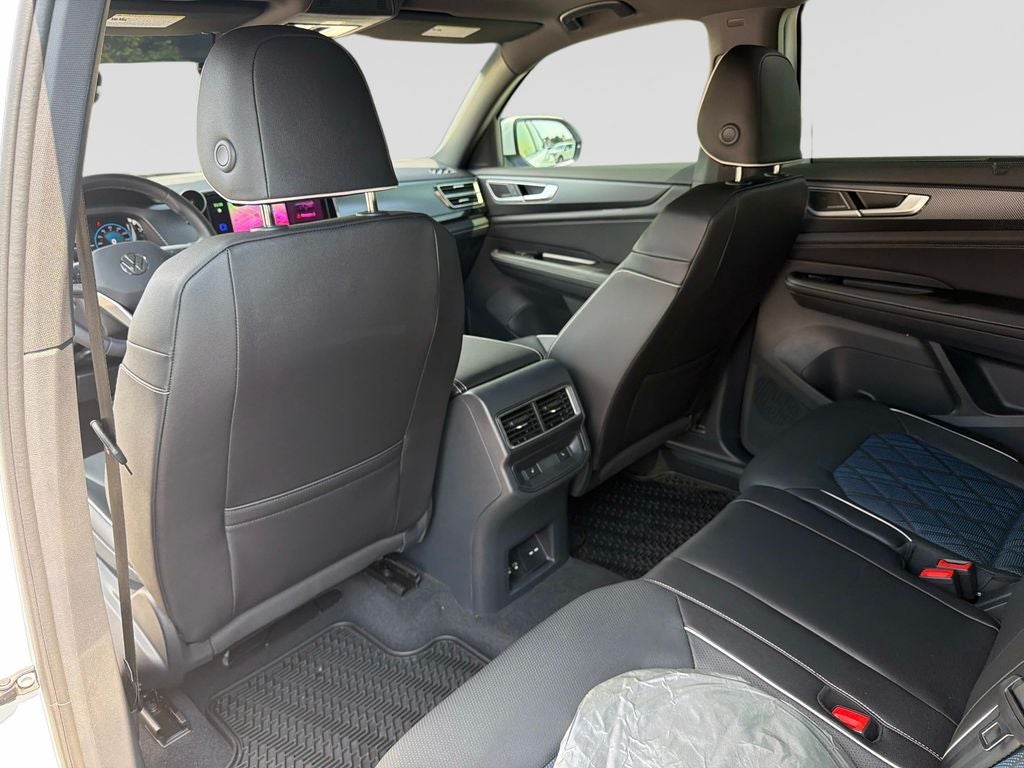 2026 Volkswagen Atlas Cross Sport 2.0T SEL Premium R-Line