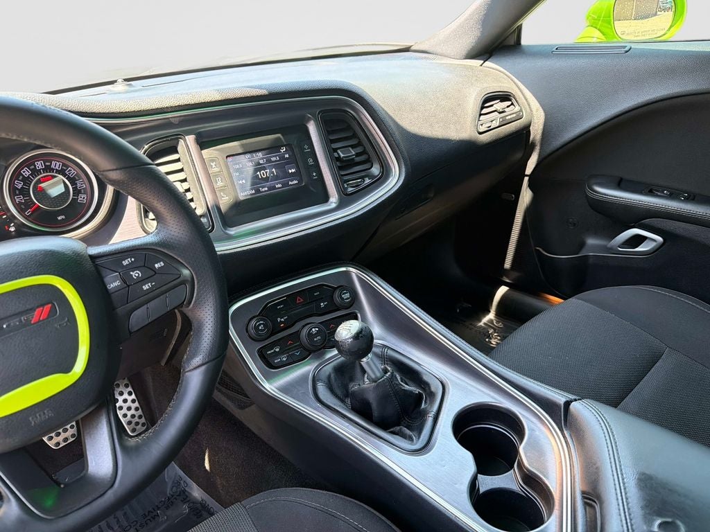 2015 Dodge Challenger R/T Shaker