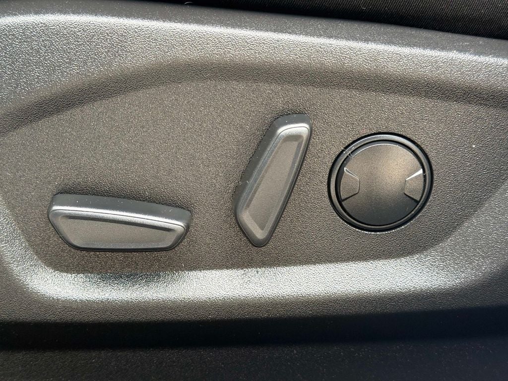2023 Ford Edge SE