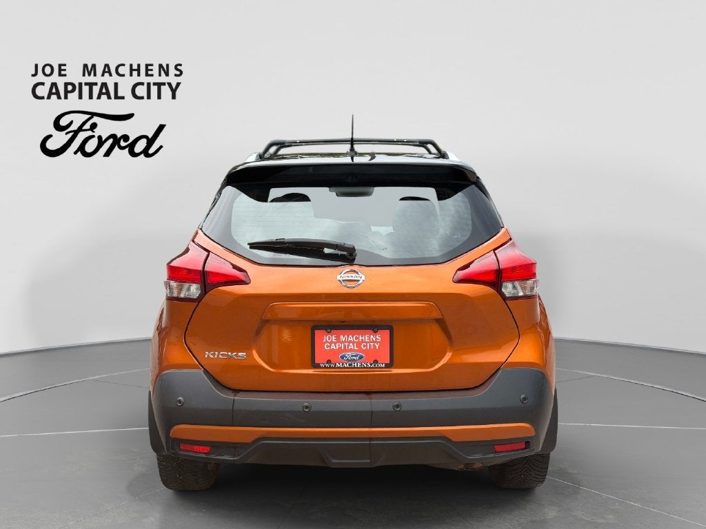 2020 Nissan Kicks SR