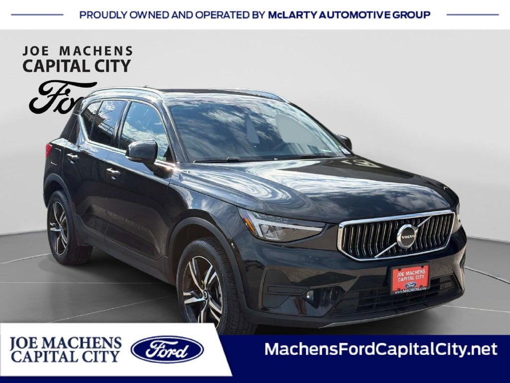 2025 Volvo XC40 B5 Core