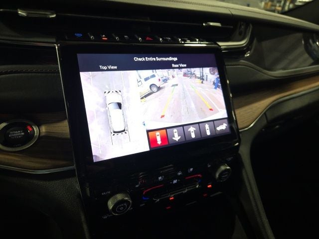 2022 Jeep Grand Cherokee Summit