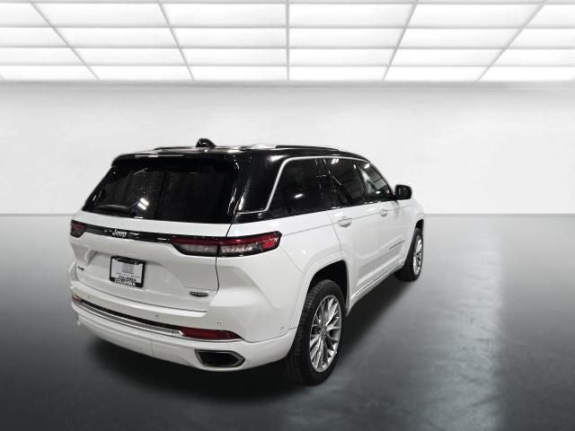2022 Jeep Grand Cherokee Summit