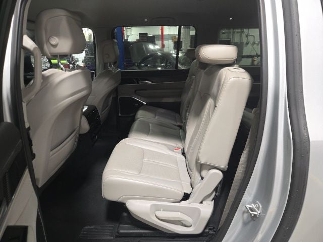 2023 Jeep Wagoneer L Series III