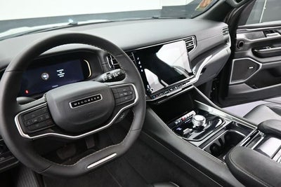 2023 Jeep Wagoneer Base
