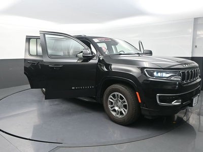 2023 Jeep Wagoneer Base