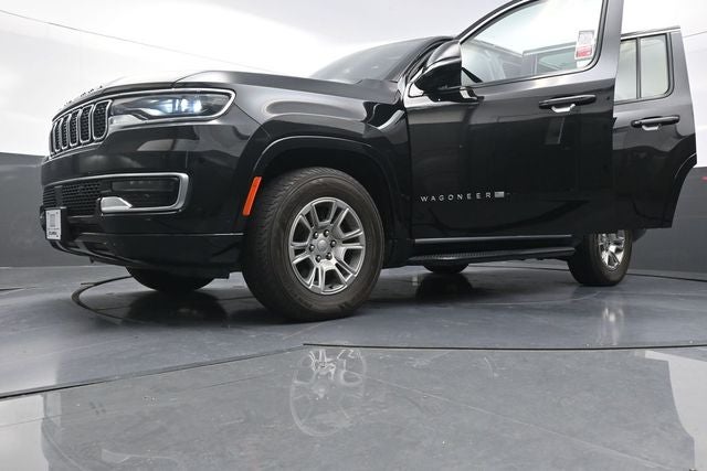 2023 Jeep Wagoneer Base