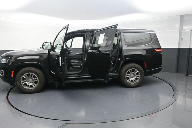 2023 Jeep Wagoneer Base