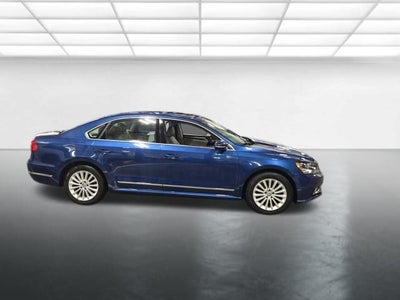 2016 Volkswagen Passat 1.8T SE