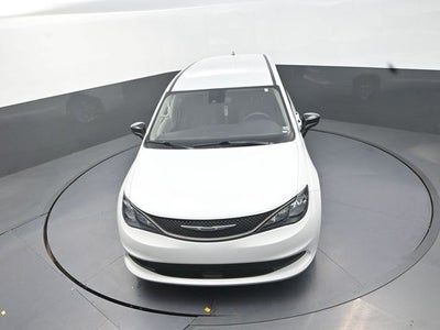 2024 Chrysler Voyager LX
