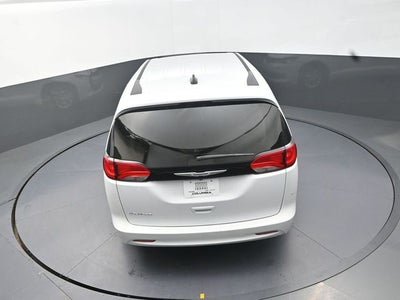 2024 Chrysler Voyager LX