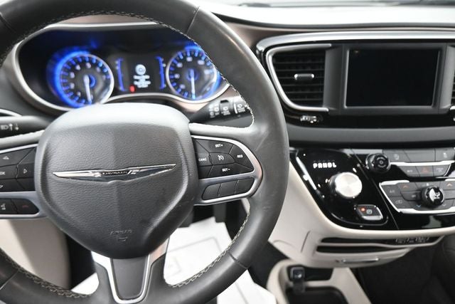 2024 Chrysler Voyager LX