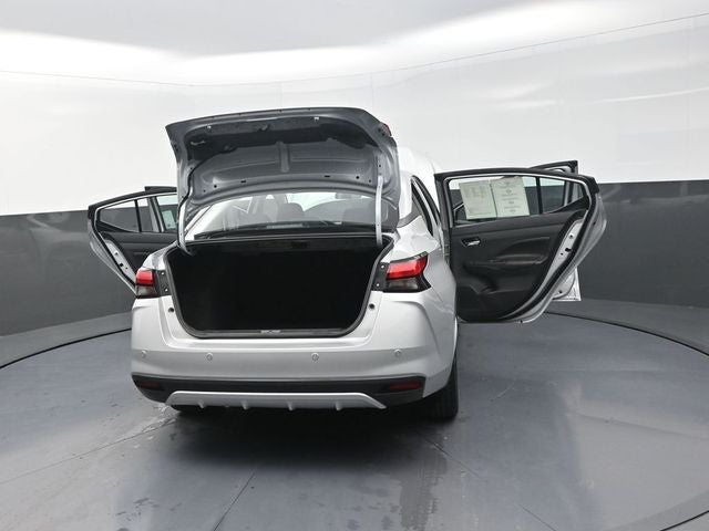 2024 Nissan Versa 1.6 SR