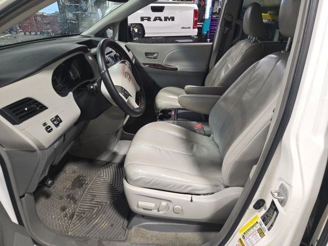 2011 Toyota Sienna XLE