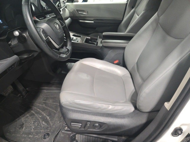 2022 Toyota Sienna XLE 7 Passenger