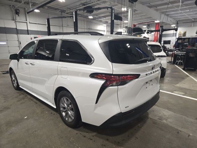 2022 Toyota Sienna XLE 7 Passenger
