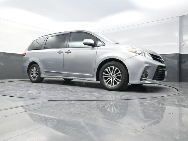 2018 Toyota Sienna XLE 8 Passenger