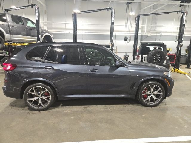 2021 BMW X5 M50i